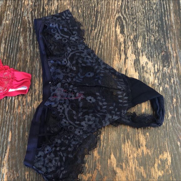 Pretty Lace up thong panties size L - Picture 3 of 3